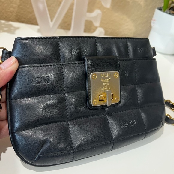 MCM SMALL BLACK QUILTED SHOULDER BAG - Picture 4 of 11